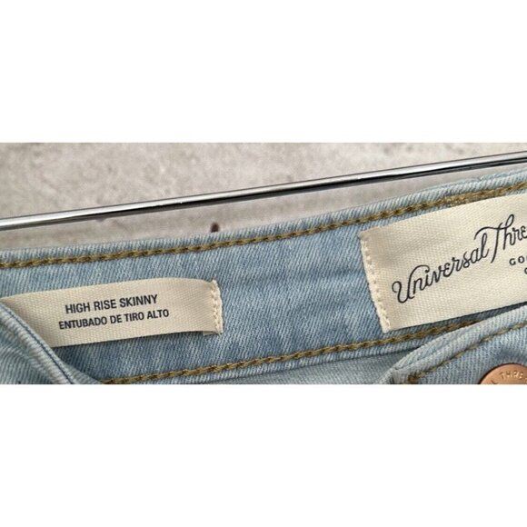 Universal Thread Womens Jeans High Rise Skinny Light Wash Denim Holes Size 0 NEW - Picture 4 of 5